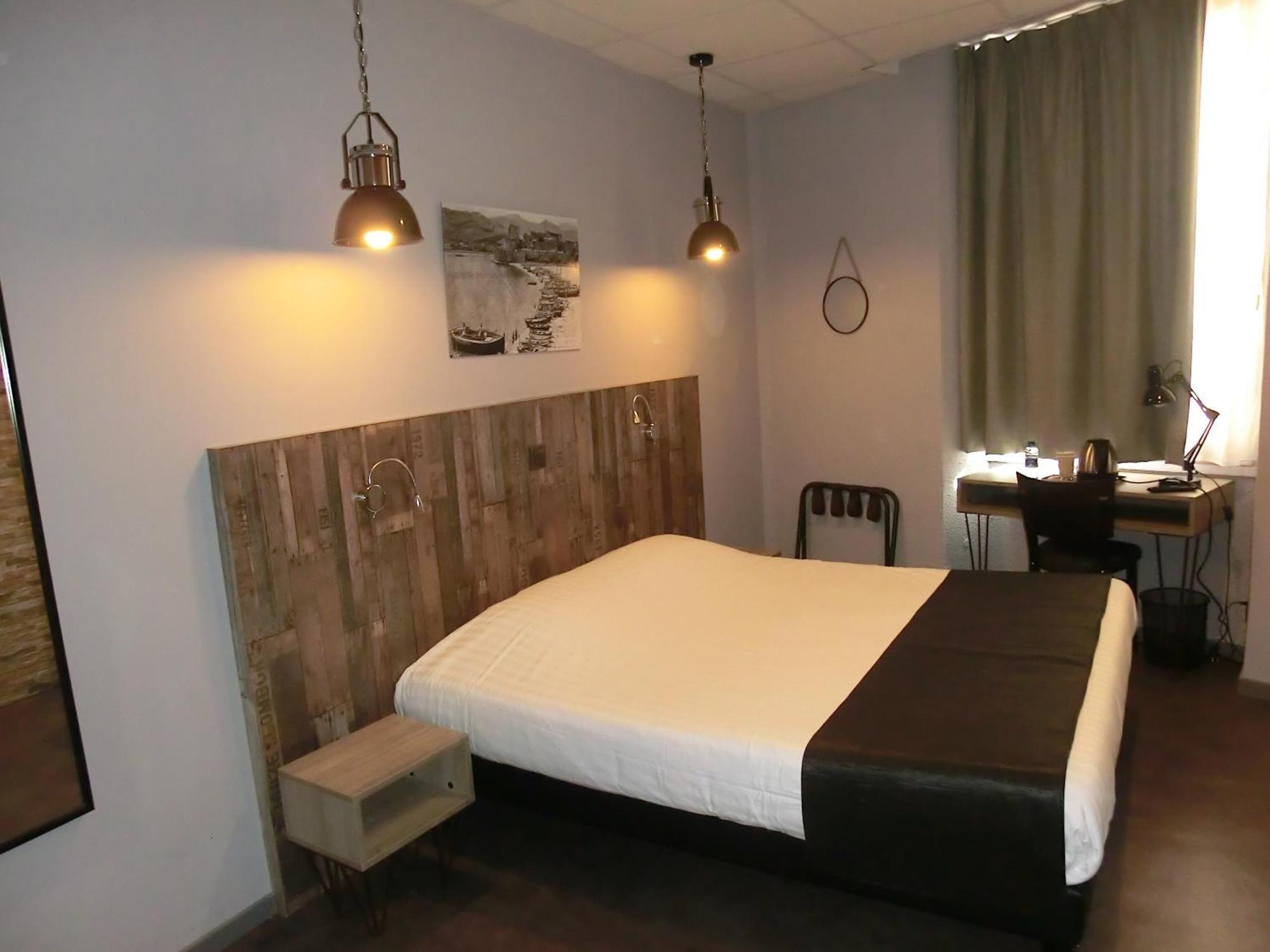 Hotel Sur Le Quai Port Vendres Cameră foto